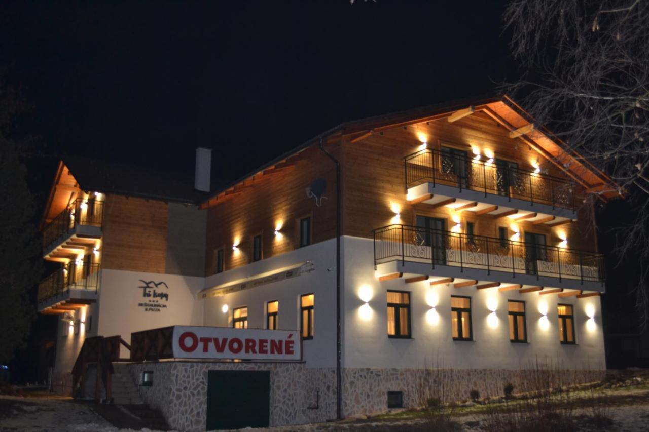Tri Kopy*** - Penzion, Restauracia A Pizza Smrečany Eksteriør bilde